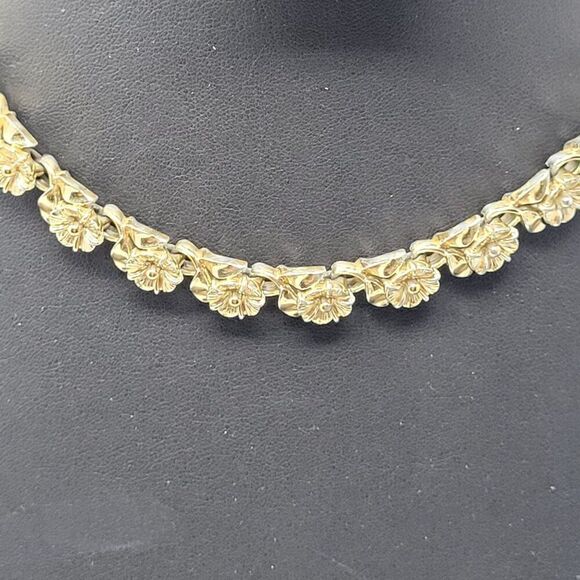 Vintage 70s Signed Lisner Gold Tone 3D Flower Link Collar Chocker Necklace Glam - Picture 14 of 15